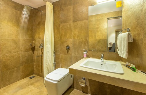 Edapalli Hotel | Aura One Hotel