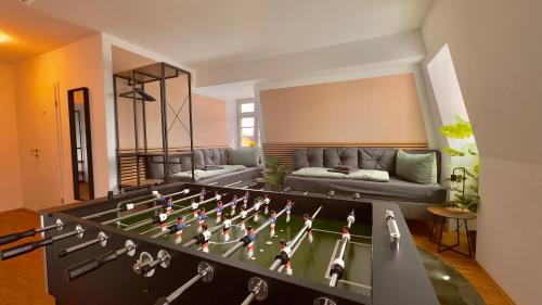 Merseburg Apartment | AuraLoft - 3 Zimmer, 2 Bäder, 2 Parkplätze, Balkon & Aufzug