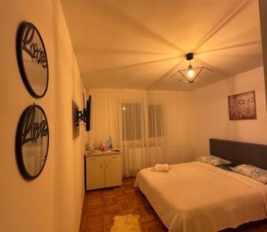 Galati Apartment | Aurora&Aziz Home
