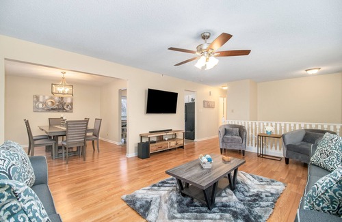 Aurora House | Aurora FHS Rental - Lehnertz