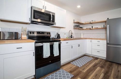 Fairbanks Apartment | Aurora From Home at Oscar’s Borealis Retreat