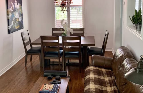 Aurora House | Aurora ~Great Location!!! St. John Sr/Bayview!!!! FITNESS STUDIO INCLUDED!!