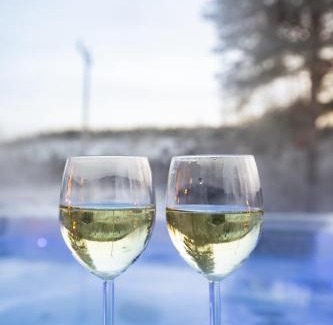 Sonka Villa | Aurora Jacuzzi Lodge