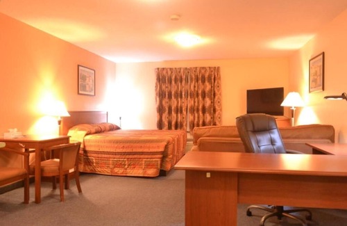 Dawson Creek Hotel | Aurora Park Inn & Suites