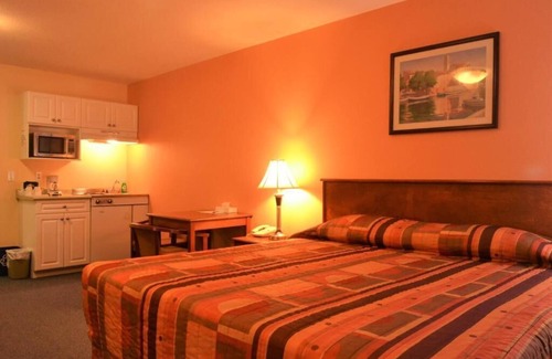 Dawson Creek Hotel | Aurora Park Inn & Suites