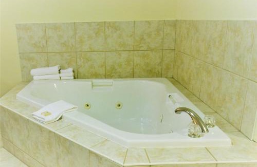 Dawson Creek Hotel | Aurora Park Inn & Suites