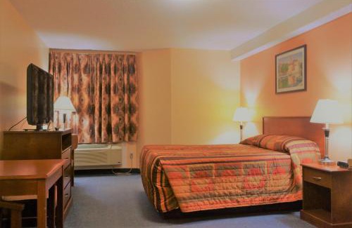 Dawson Creek Hotel | Aurora Park Inn & Suites