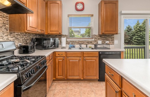 Fox Valley House | Aurora Rental - Shiloh