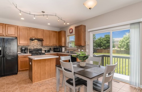 Fox Valley House | Aurora Rental - Shiloh