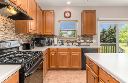 Fox Valley House | Aurora Rental - Shiloh
