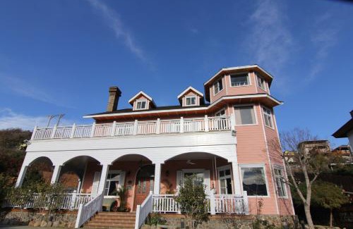 Ren'ai House | Aurora Villa