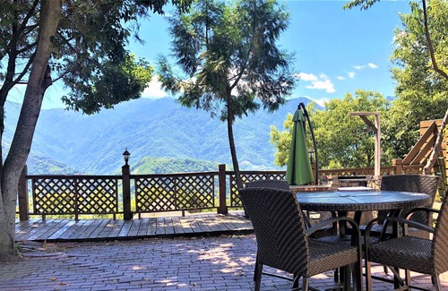 Ren'ai Bed & Breakfast | Aurora Villa