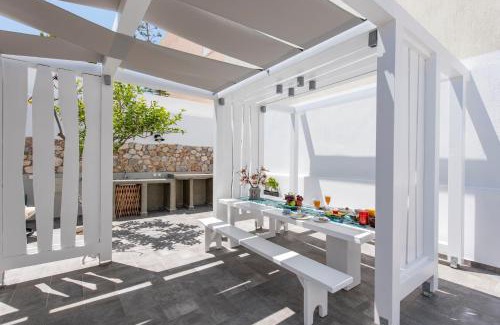 Kamari Villa | Aurum