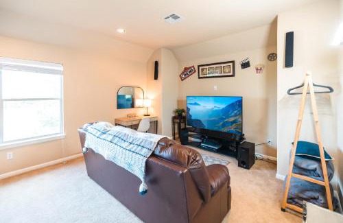 Sunset Valley House | Austin Charm Home by The Key Rentals