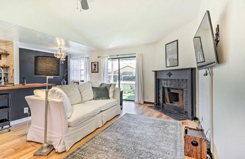 Pleasant Valley Apartment | Austin Condo with Patio - 4 Mi to Downtown!
