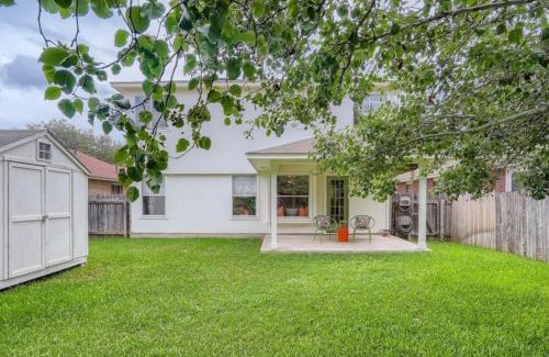 Block House Creek House | Austin Cozy Hideout