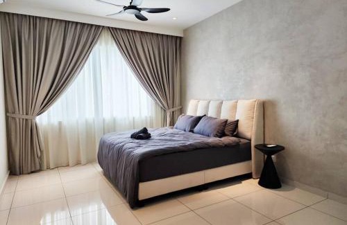 Tebrau House | Austin Crest - Creamy X Mahjong X Karaoke X Staycation 4BR3B #10pax by Cowidea