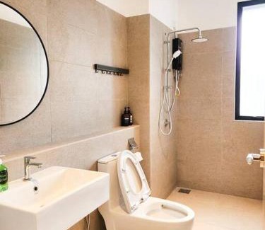 Tebrau House | Austin Crest - Creamy X Mahjong X Karaoke X Staycation 4BR3B #10pax by Cowidea