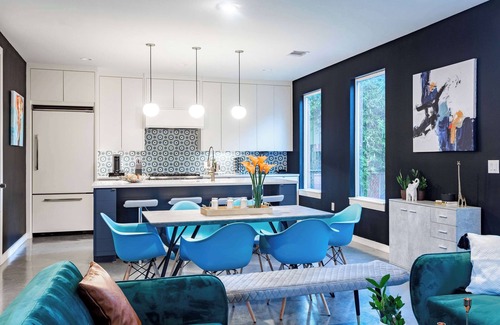 Holly House | Austin Eastside 4BR Getaway with Patio & Mini Golf