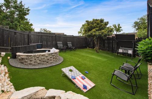 South River City House | Austin Escape Prime Location Shared Yard Oasis Fairlawn Buyout by AvantStay
