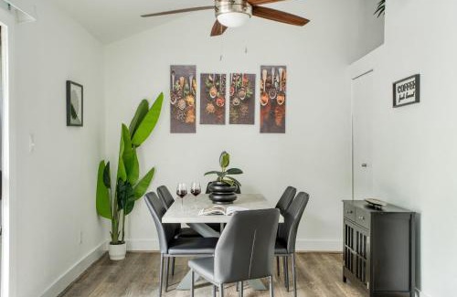 South River City House | Austin Escape Prime Location Shared Yard Oasis Fairlawn Buyout by AvantStay