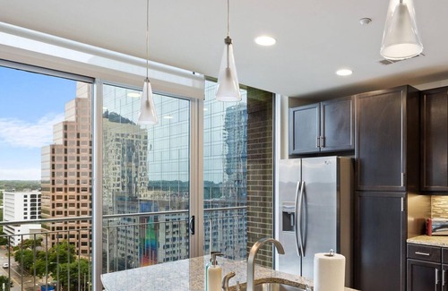Waller Creek District Apartment | Austin | Fashionable 1BD/1BA Apartment