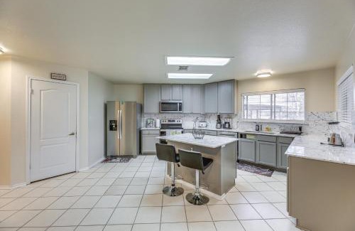 Hillcrest House | Austin Home with Deck - 9 Mi to Zilker Park!