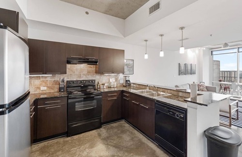 Second Street District Apartment | Austin Incredible 2BD 2BA 2nd Street District Apartment