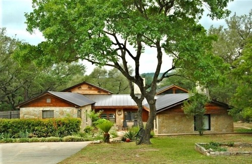 Leander House | Austin Lake Travis Pool Waterfront - Hill Country Retreat 2 Acres Sleeps 20