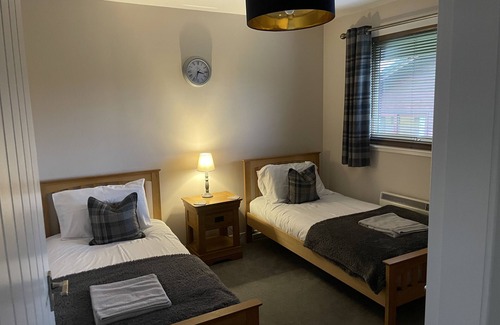 Dumfries Cabin | Austin Lodge 5 - Dumfries, private Hot Tub, Smart TVs, wifi, beautiful views