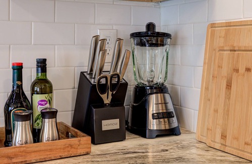 McKinney House | Austin Modern Chic Escape - 10 mins away from Downtown & Airport