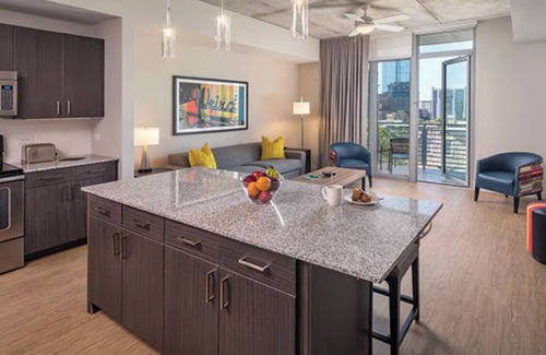 West End Condo | Austin Resort 2br Suite Friday Check-In