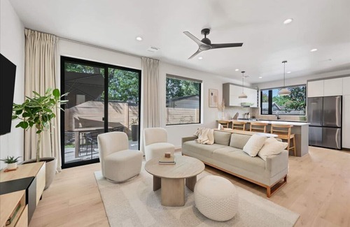 Austin House | Austin's Stylish Treetop Walkable Retreat!