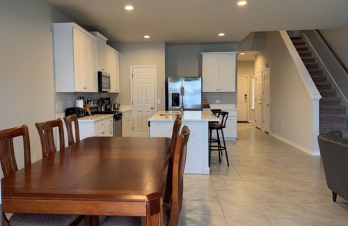 Austin House | Austin Special- House with 5 Bedrooms with 5 Queen Beds.