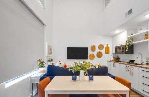 East Cesar Chavez Apartment | Austin Stylish Studio