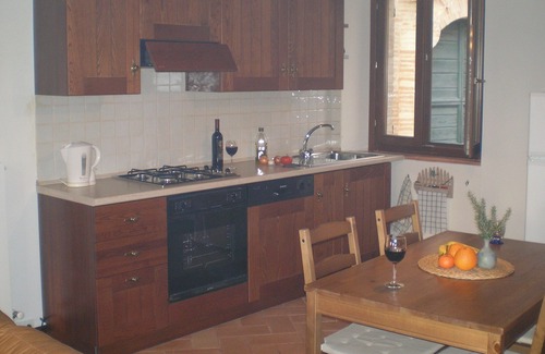 Monte Rinaldo House | Authentic and spacious 3 storey townhouse in the historic centre of hilltop town