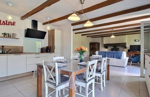Ploneour-Lanvern House | Authentic Breton cottage in the countryside, close to services and the sea.