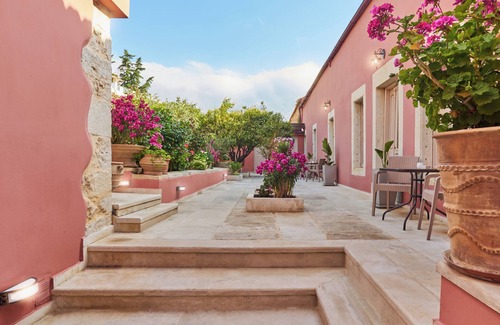 Archanes Villa | Authentic Crete hospitality in a beautiful 18th-century mansion