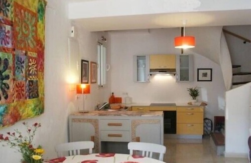 Villeneuve-les-Beziers Cottage | Authentic village house with sun terrace