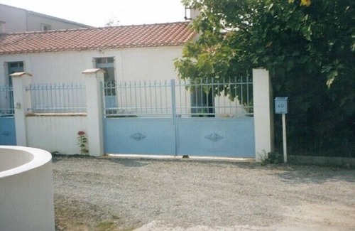 Bretignolles-sur-Mer House | Authentic home of fishermen of Vendee, decorated in nautical style