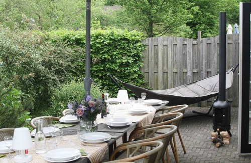 Schafelt House | Authentic holiday home with a garden