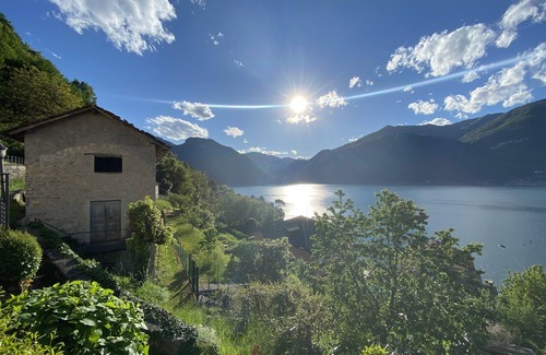 Lezzeno House | Authentic Italian house with spectacular views of Lake Como and private parking