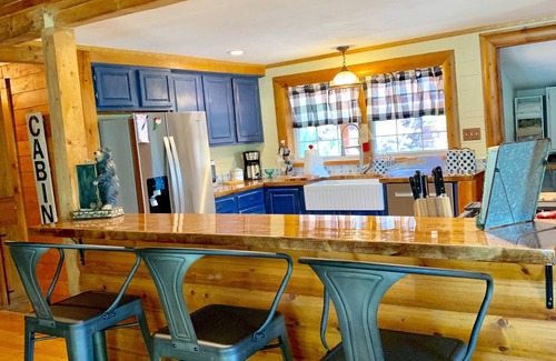 Glenwood Springs House | Authentic Large Colorado Cabin close to the Roaring Fork River! Very private