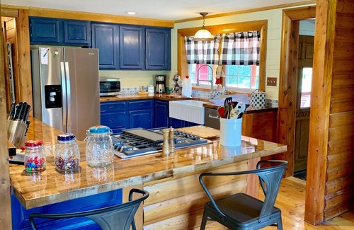 Glenwood Springs House | Authentic Large Colorado Cabin close to the Roaring Fork River! Very private