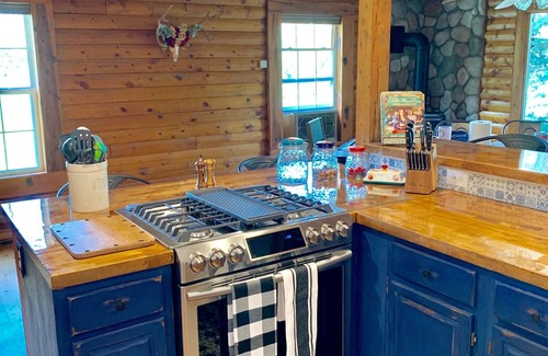 Glenwood Springs House | Authentic Large Colorado Cabin close to the Roaring Fork River! Very private