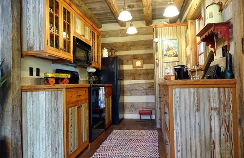 Hays County Cabin | Authentic Log Cabin with Private Hot Tub!