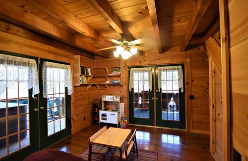 Sautee Nacoochee Cabin | Authentic Log Cabin for the family!