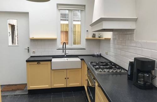Eijsden Apartment | Authentic luxury group stay (10p) near Maastricht