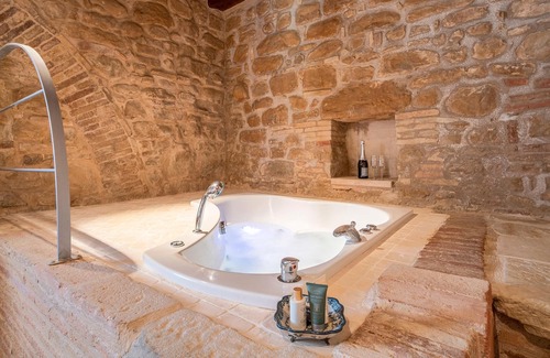 Camerino House | Authentic residence in the middle of nature with pool.