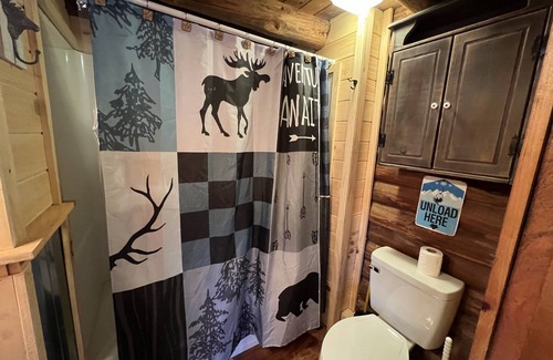 Wardsboro Cabin | Authentic Rustic Log Cabin minutes from Mount Snow and Stratton